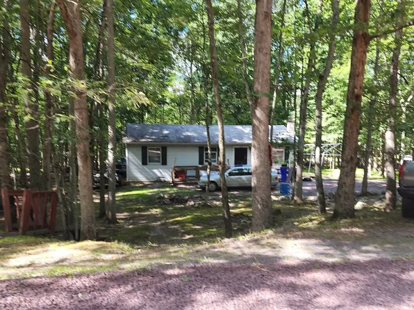 48 Holiday Dr, White Haven, PA 18661