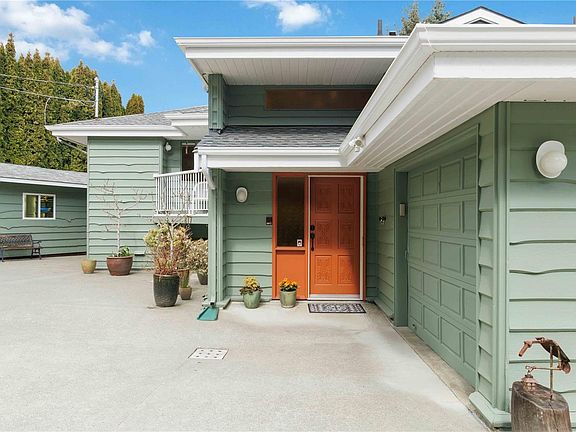 3rd image of 817 Aros Rd