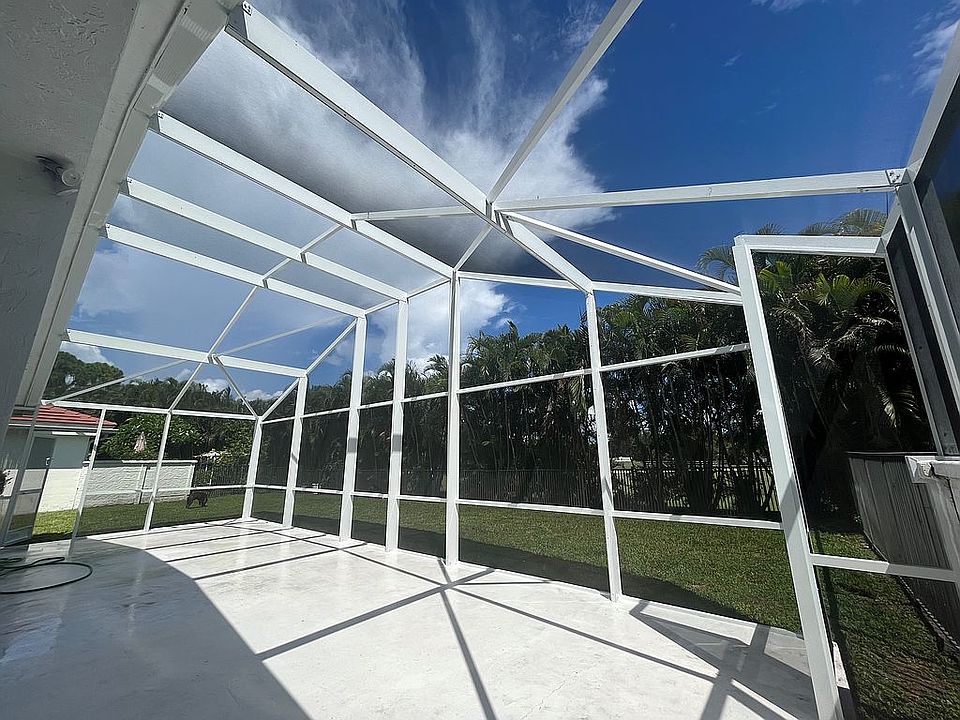 2nd image of 1820 S Club Dr