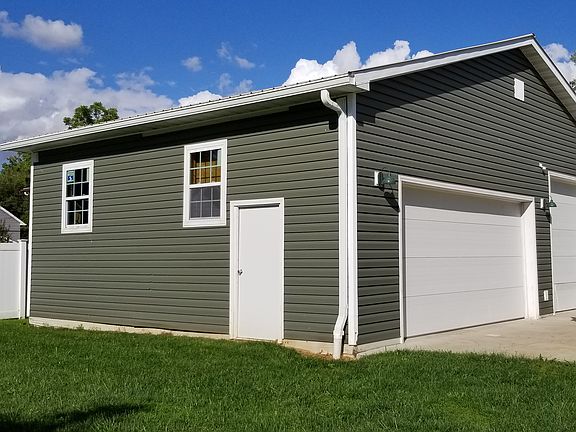 30 x 30 pole barn with car lift