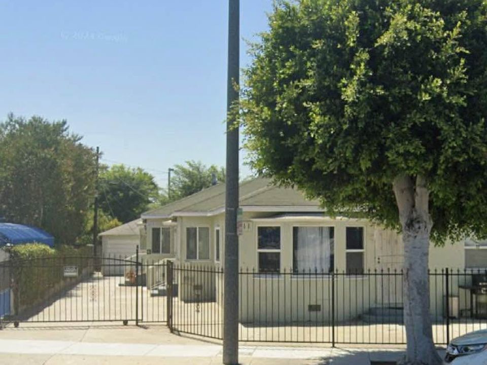 1st image of 511 N La Brea Ave APT B