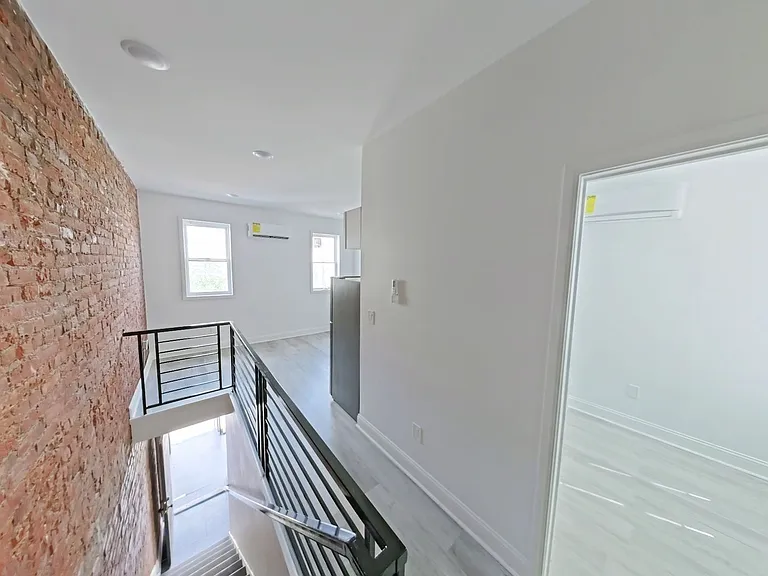 3510 N Mascher St — Photo 3