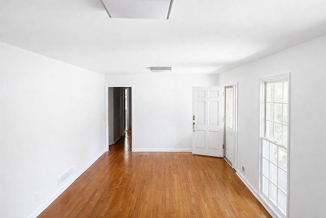 1st image of 538 Rebecca St