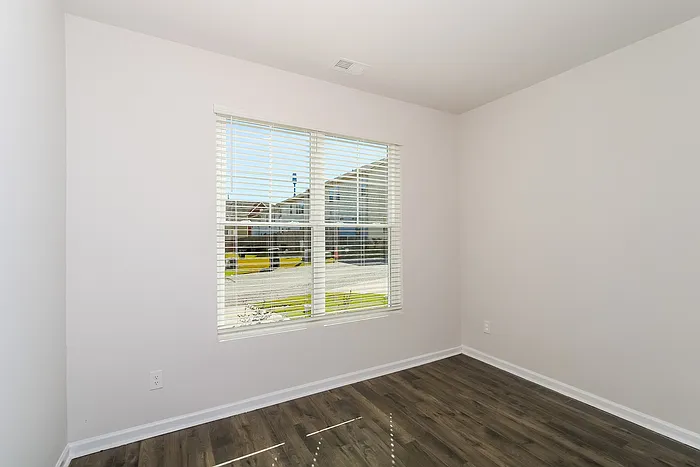 2027 River Park Cir — Photo 9