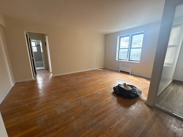 141-35 85th Rd #5A, Jamaica, NY 11435