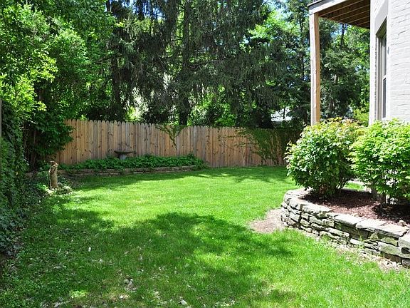 Spacious and private yard