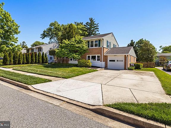 2nd image of 2115 Suburban Greens Dr