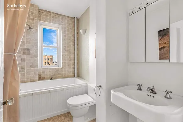 Sold by Sotheby's International Realty | media 21