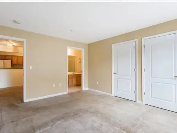 1018 Dogwood Ct, New Brunswick, NJ 08901