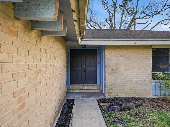 3rd image of 4415 Crofter Glen Dr