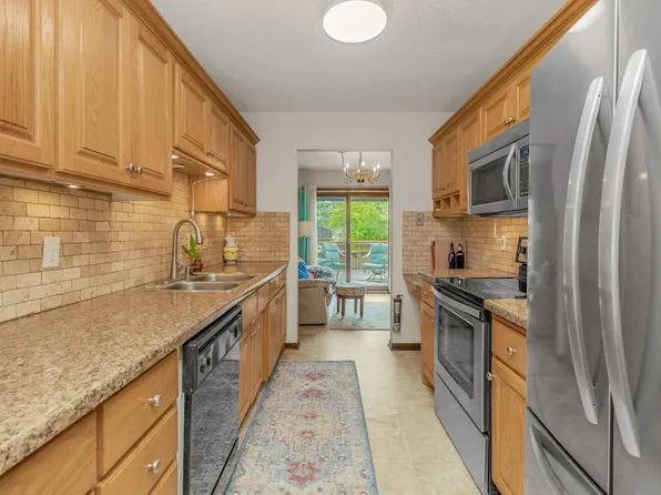 1217 Brighton Sq, New Brighton, MN 55112