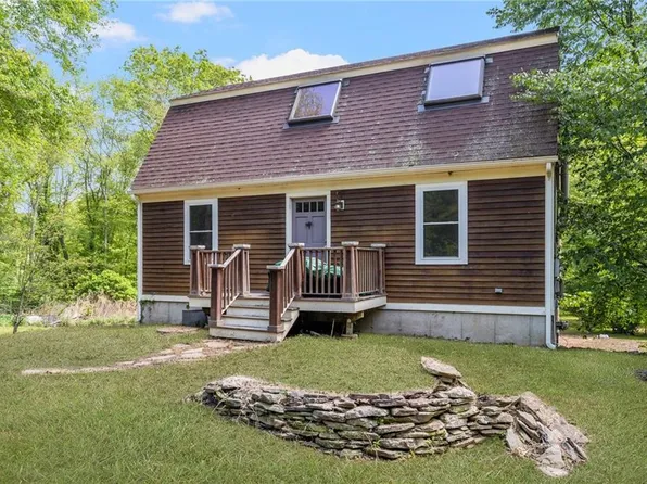 156 Woodville Alton Rd, Hope Valley, RI 02832