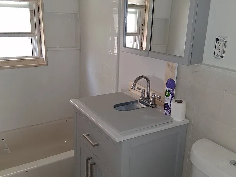 3729 S Bassett St — Photo 3
