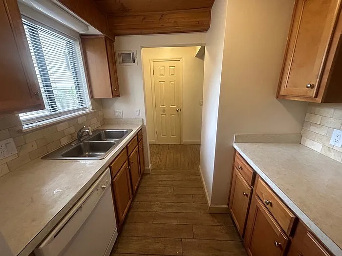 240 Jamil Rd #51 — Photo 4