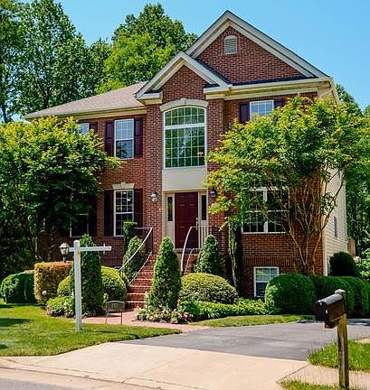 3rd image of 8921 Garden Stone Ln