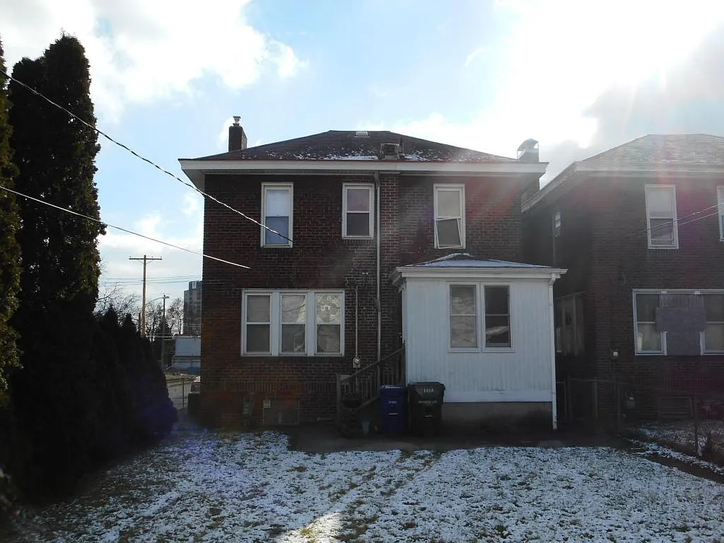 1414 Hildreth Ave photo 1