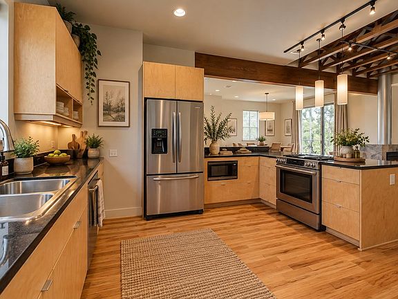 5th image of 318 McAlpine St
