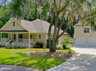 12 Flyway Dr, Beaufort, SC 29907