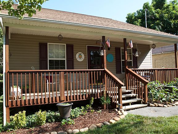 3rd image of 2641 Summitt Ave