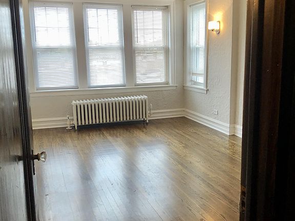 2nd image of 3249 S Kenilworth Ave #3N