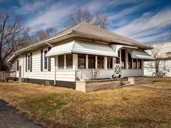 206 S Fair St, Marion, IL 62959