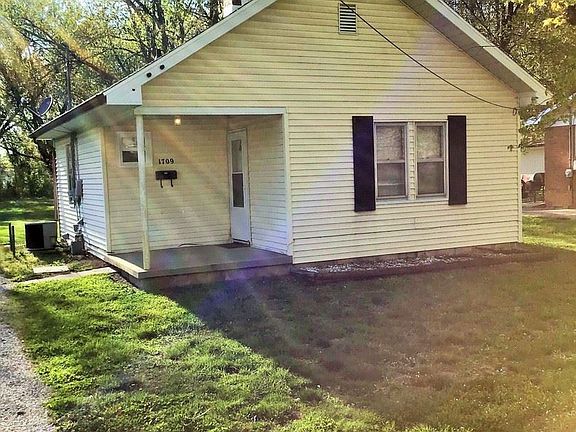 2nd image of 1709 Hicks Dr