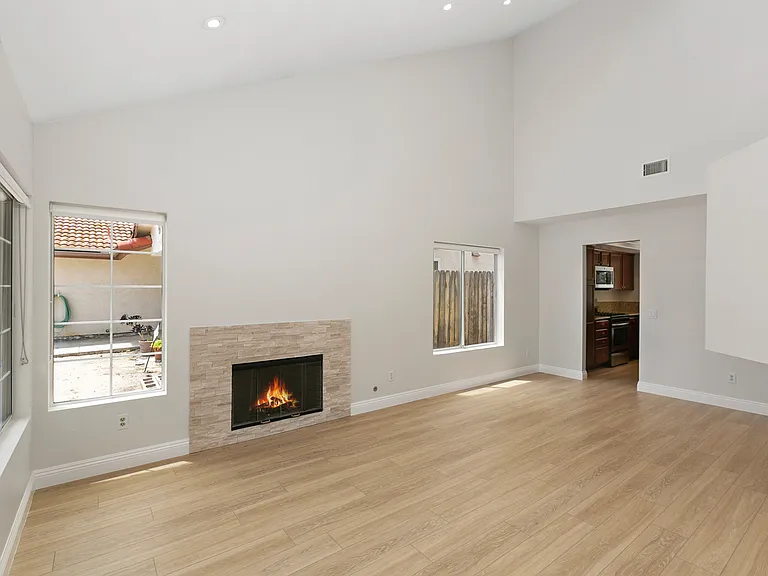3428 Meadow View Dr — Photo 9