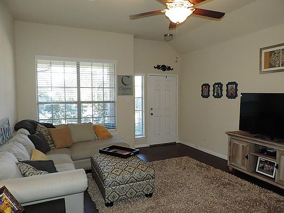 3rd image of 11915 Doretta Dr