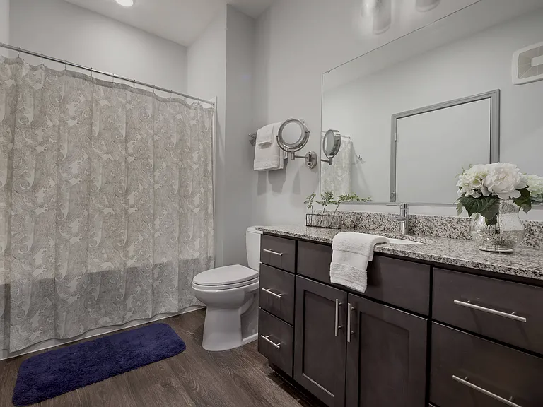 Addison Bathroom at The Ivy