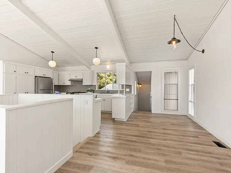 13981 Mercado Dr — Photo 21