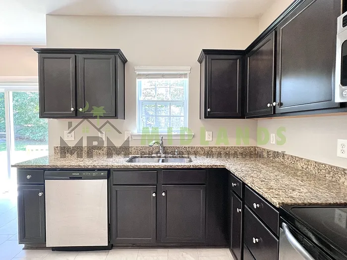 464 Edenhall Dr — Photo 17