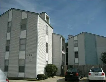 2201 Houma Blvd #102
