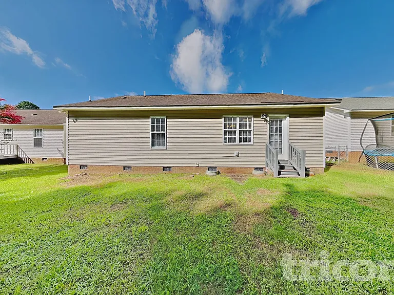 2112 McKinnon Dr — Photo 15
