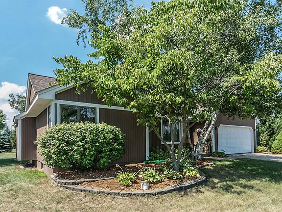 2nd image of 10693 Oxbow Hts