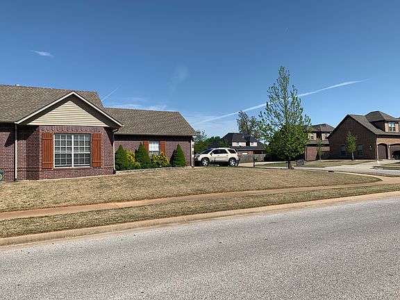 2nd image of 4005 SW Buckeye St
