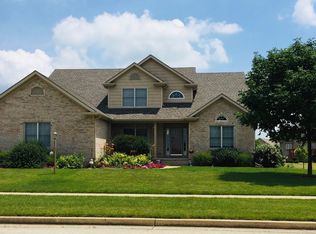 1206 Cozzene Dr, Mahomet, IL 61853