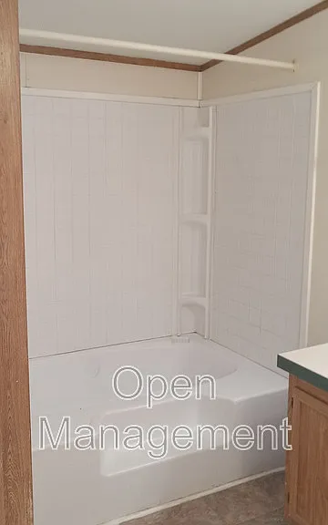 1100 Thornwood Dr #806 — Photo 14