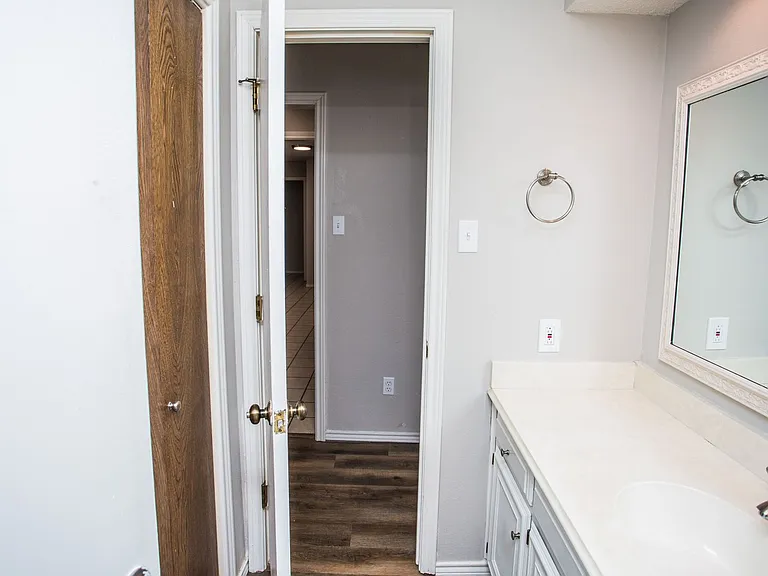 3401 Essex Ave — Photo 17