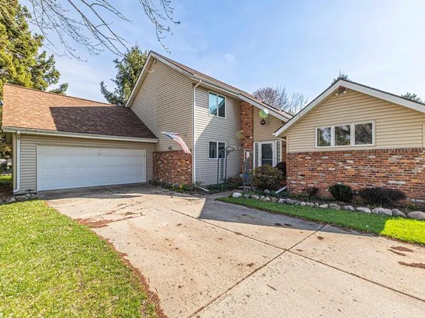 5590 Edgar Rd, Clarkston, MI 48346