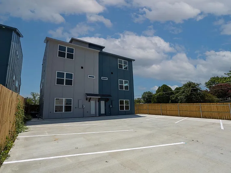 3226 Forest Park Blvd — Photo 6