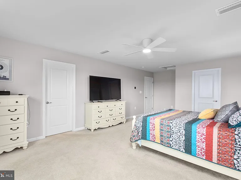6427 Hawkeye Dr — Photo 34