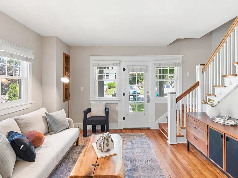 3669 Stettinius Ave — Photo 8