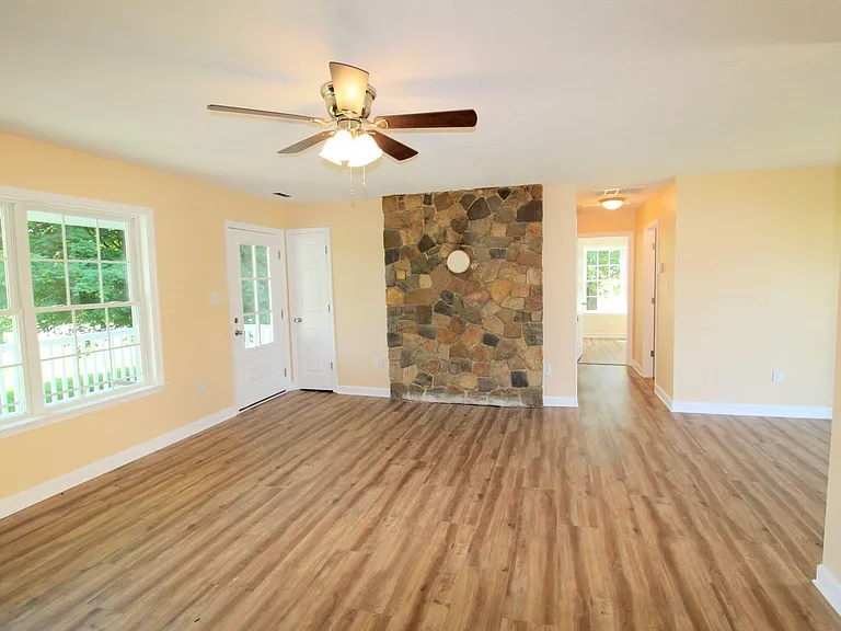 1465 Offenbacker Rd — Photo 3