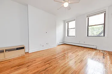 Rented by Nolita Group