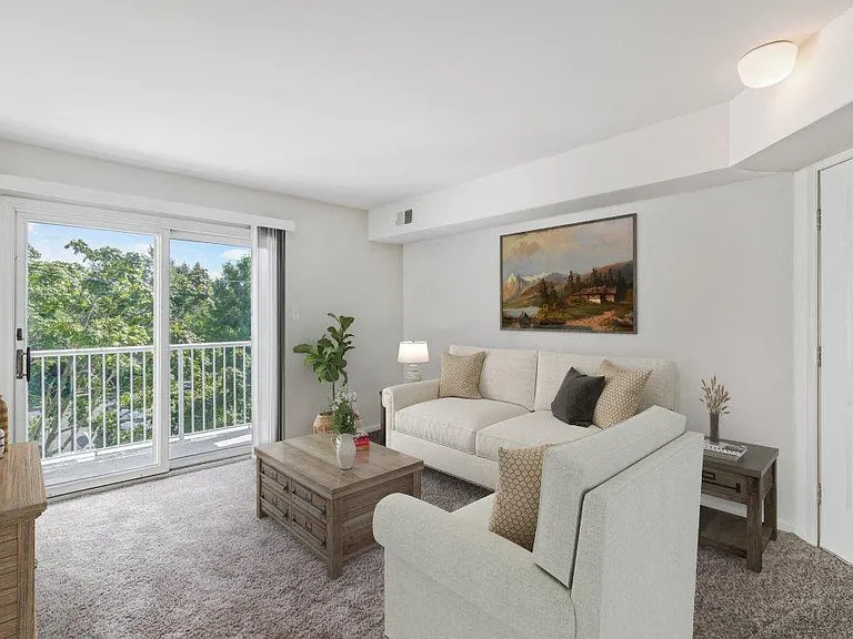 Seagrass Cove Apartment Homes — Photo 3