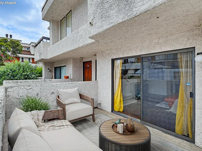 2680 Lake Ave #8 — Photo 2