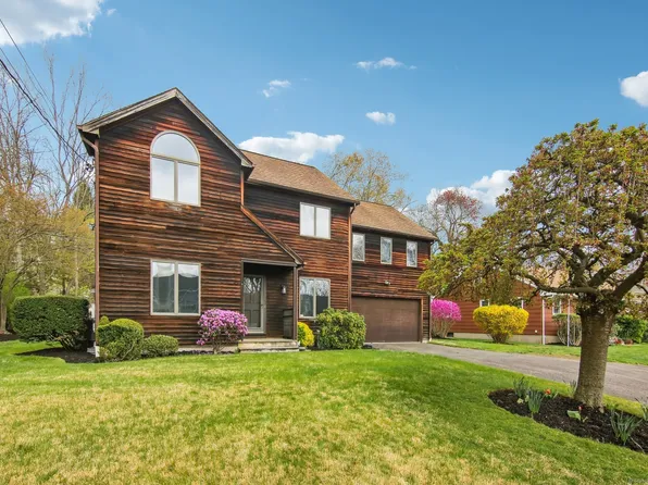 26 Starlight Drive, Norwalk, CT 06851