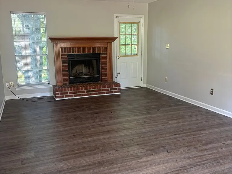 2025 Brewster Rd — Photo 2