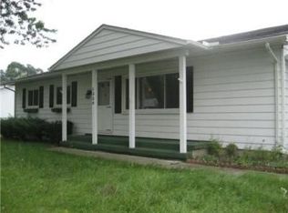 1229 Meadow Ln, Chelsea, MI 48118