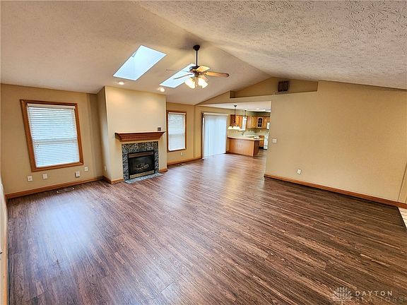 2nd image of 2811 Huntington Dr